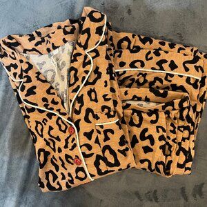 Women's Two Piece Sleepwear Set PJs Long sleeves Animal Print - Medium